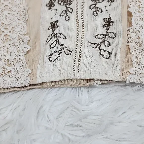 gimmicks Size M Lace & Embroidery Top - Picture 9 of 10